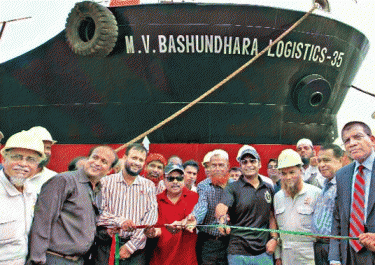 Sayem Sobhan Anvir inaugurated the ship 'Bashundhara Logistics-35'